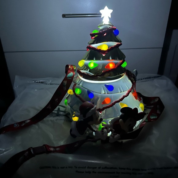 NEW Walt Disney World Gold Light Up Christmas Tree Holiday Popcorn Bucket - Picture 4 of 6